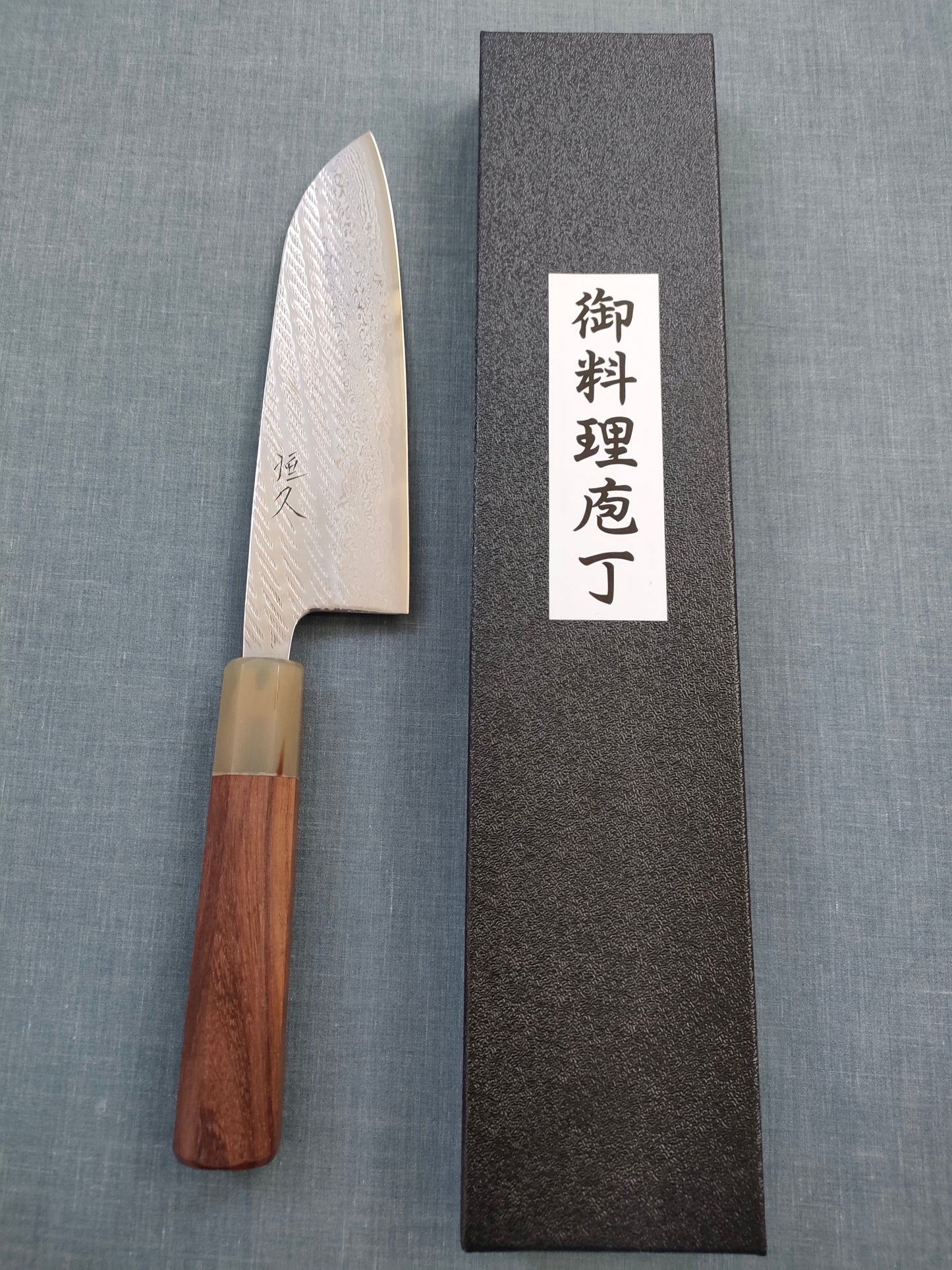 Tsunehisa | AUS10 Nawame Santoku | Rosewood Horn