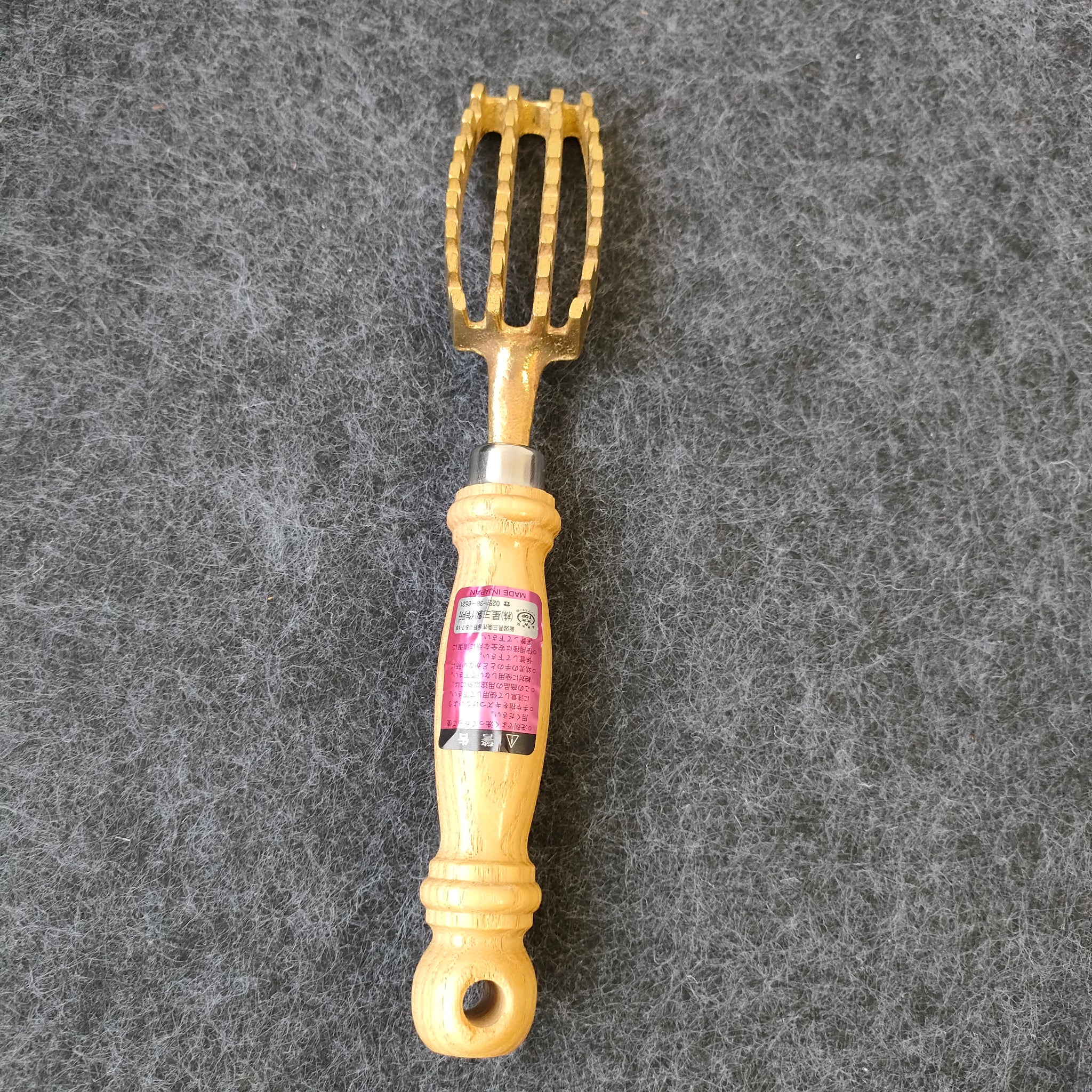 Fish Scaler Brass | WithKnives |Dunedin.1