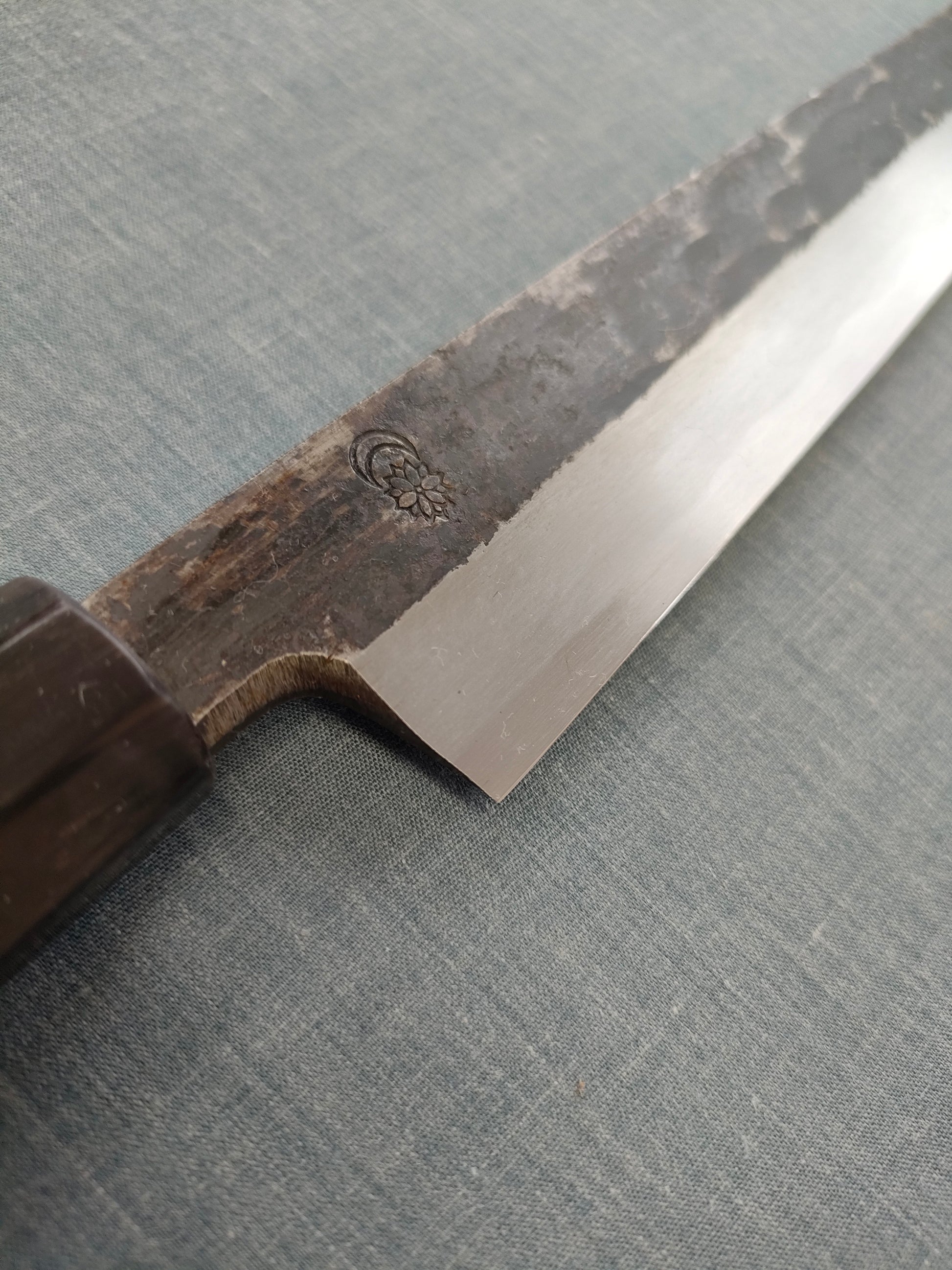 Sakai Kikumori | Kikuzuki Kuro | Kiritsuke Yanagiba 270mm | Horn Magnolia