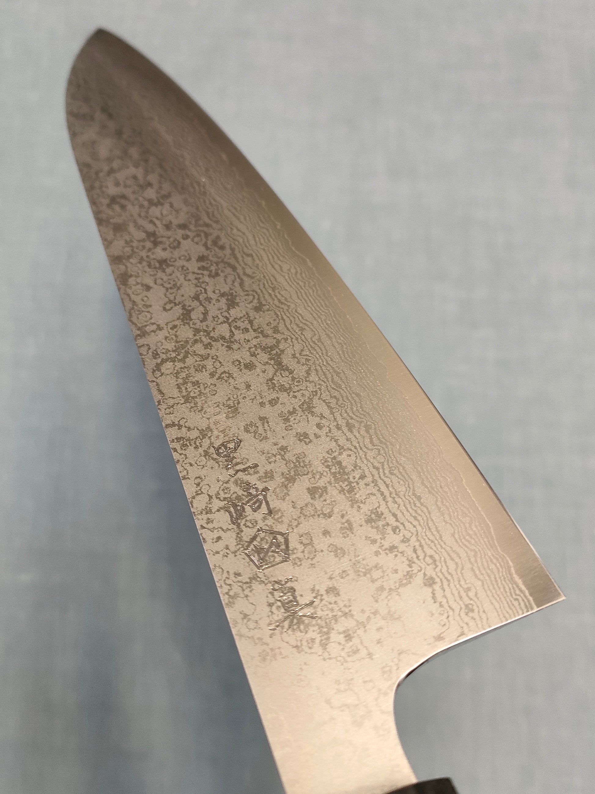 Makoto Kurosaki | Gyuto 210mm | VG7 Damascus | Ebony