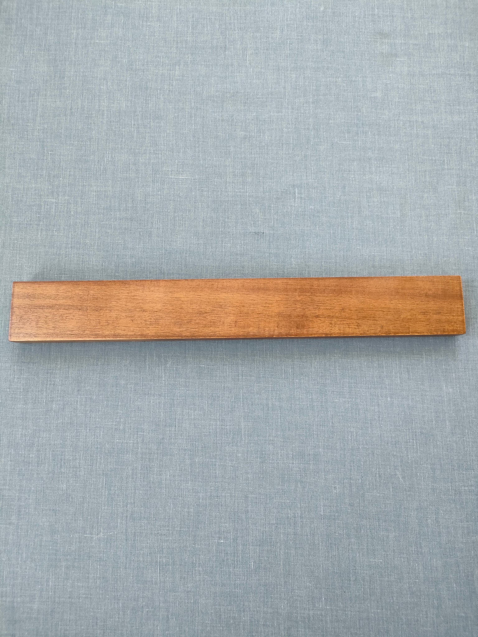 Knife Holder | Magnetic Acacia wood