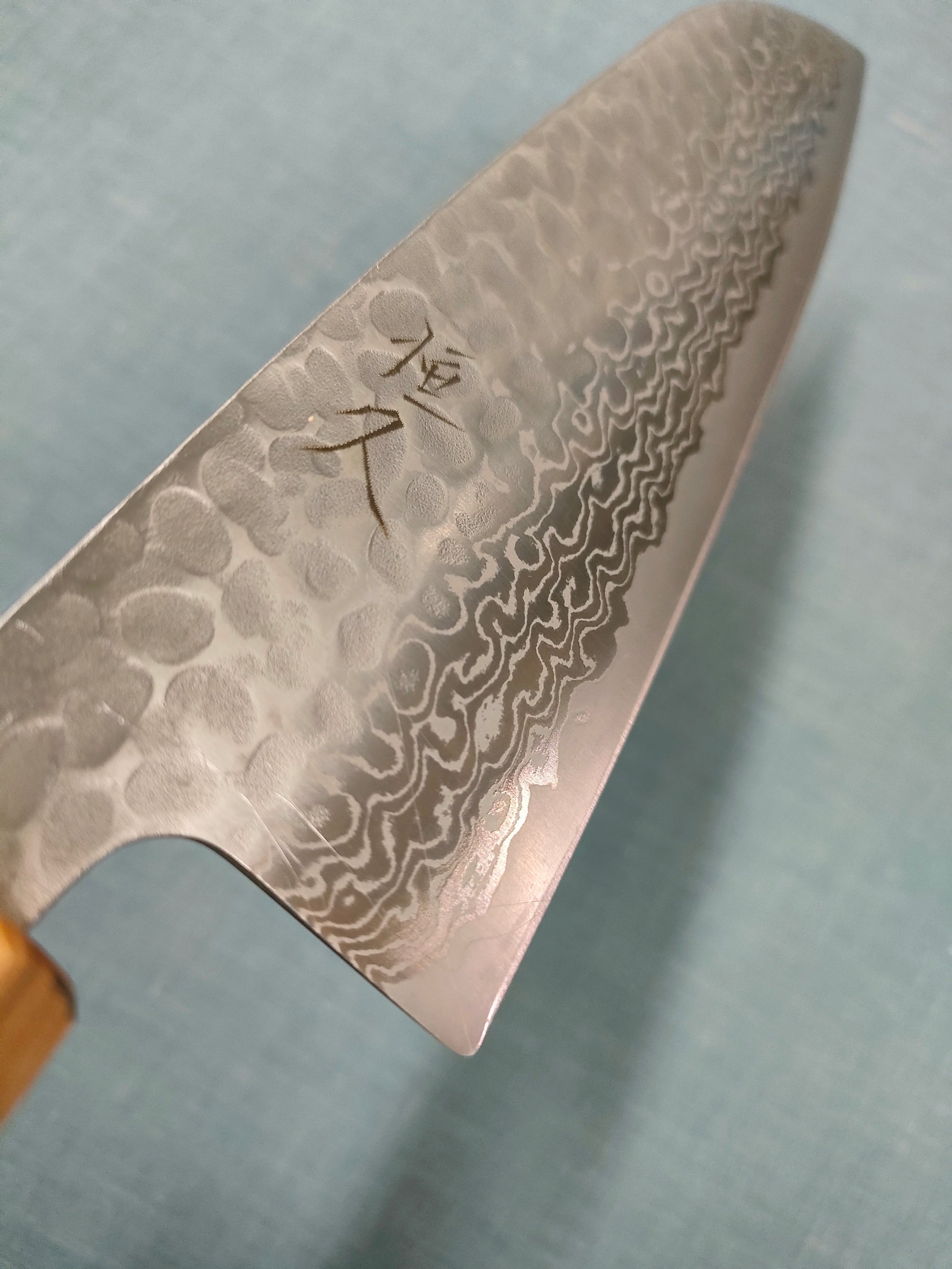 Tsunehisa | Santoku 165mm | Ginsan 3 Damascus | Tsuchime