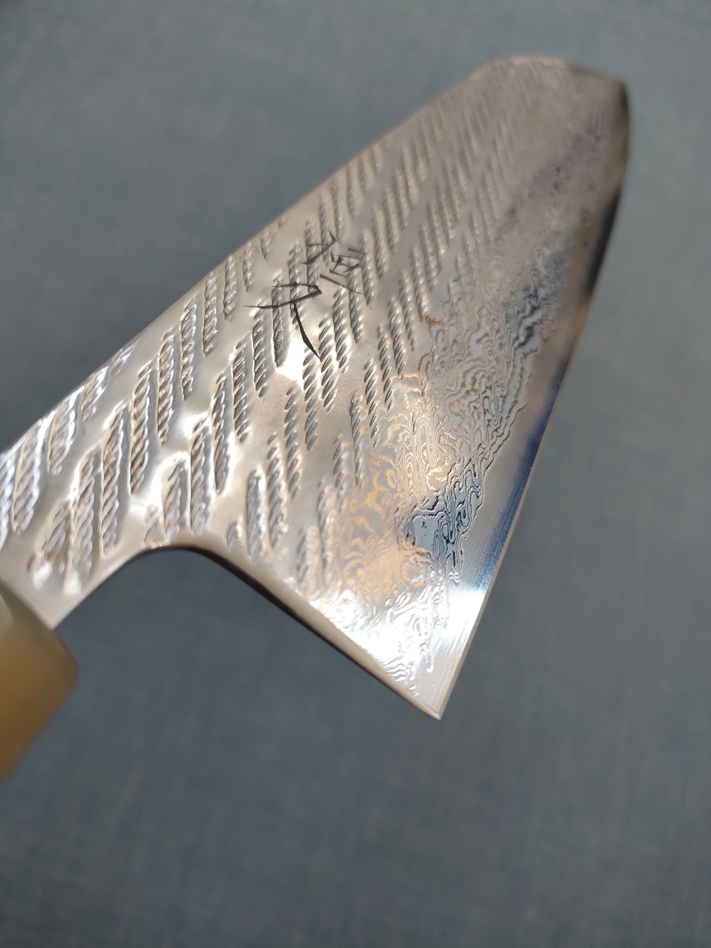 Tsunehisa | AUS10 Nawame Santoku | Rosewood Horn