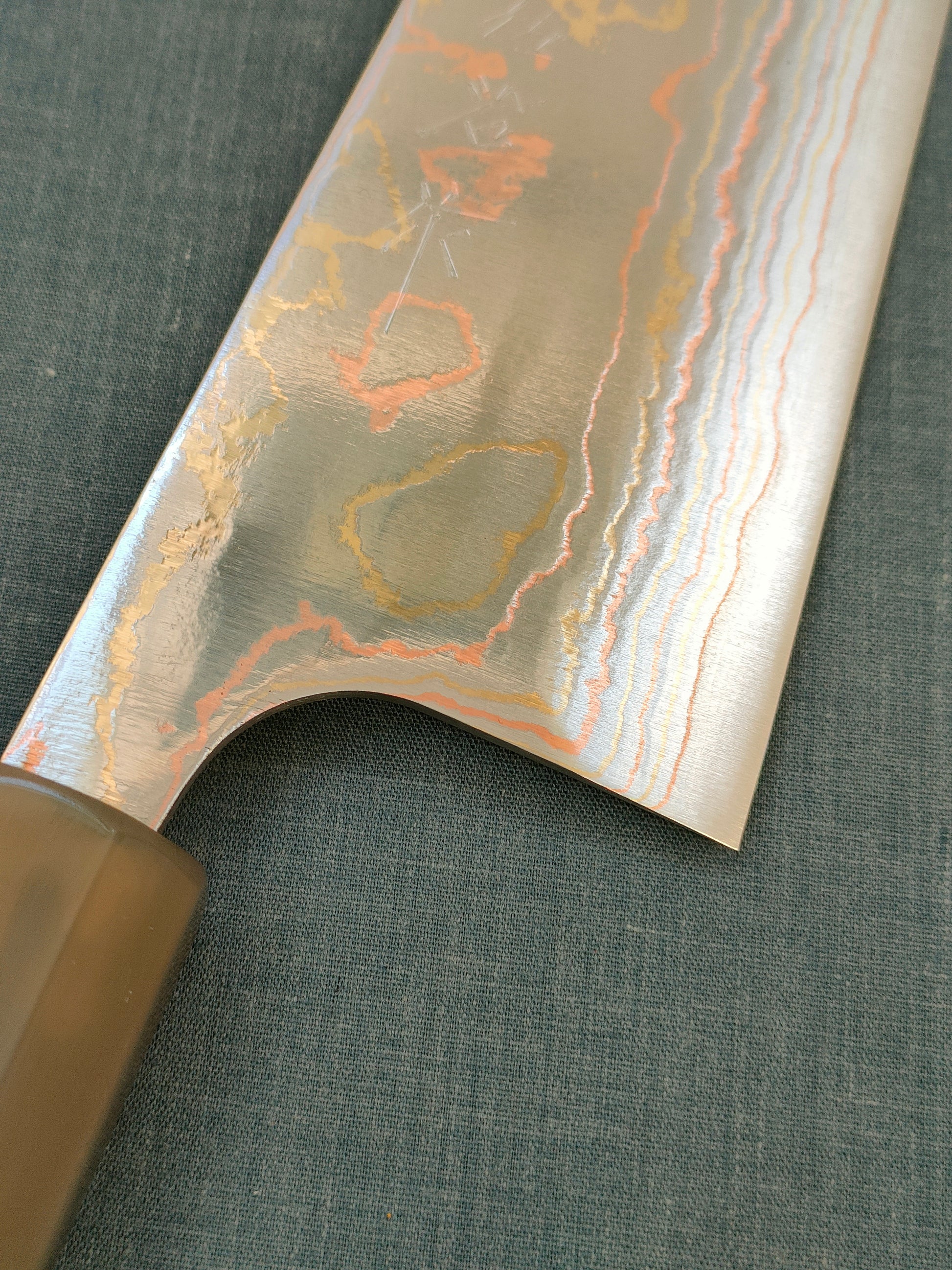 Saji Knives | Santoku 180mm | Rainbow Damascus | Aogami 2 | Rosewood White Horn