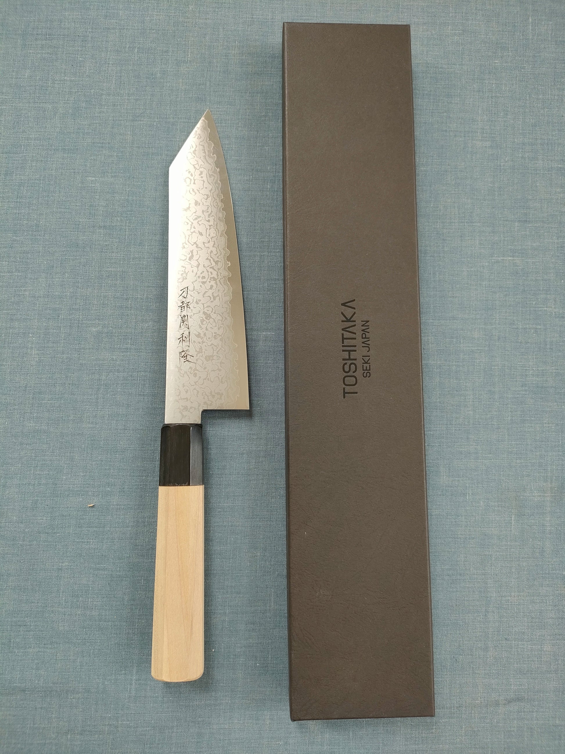 Toshitaka | VG10 Damascus | Kiritsuke 180mm | Magnolia & Horn