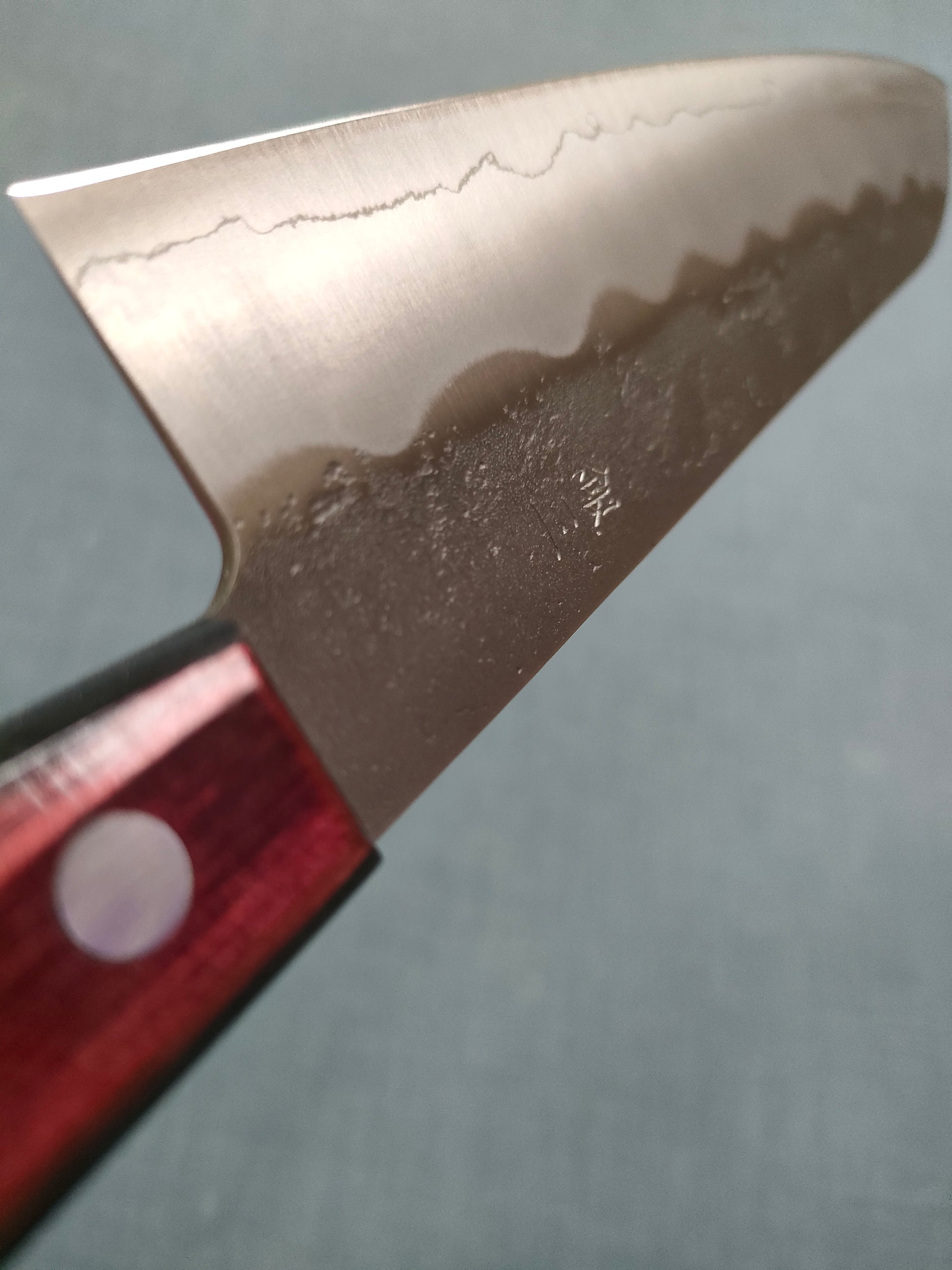 Tsunehisa | Ginsan 3 Nashiji | Santoku 180mm | Red Pakka