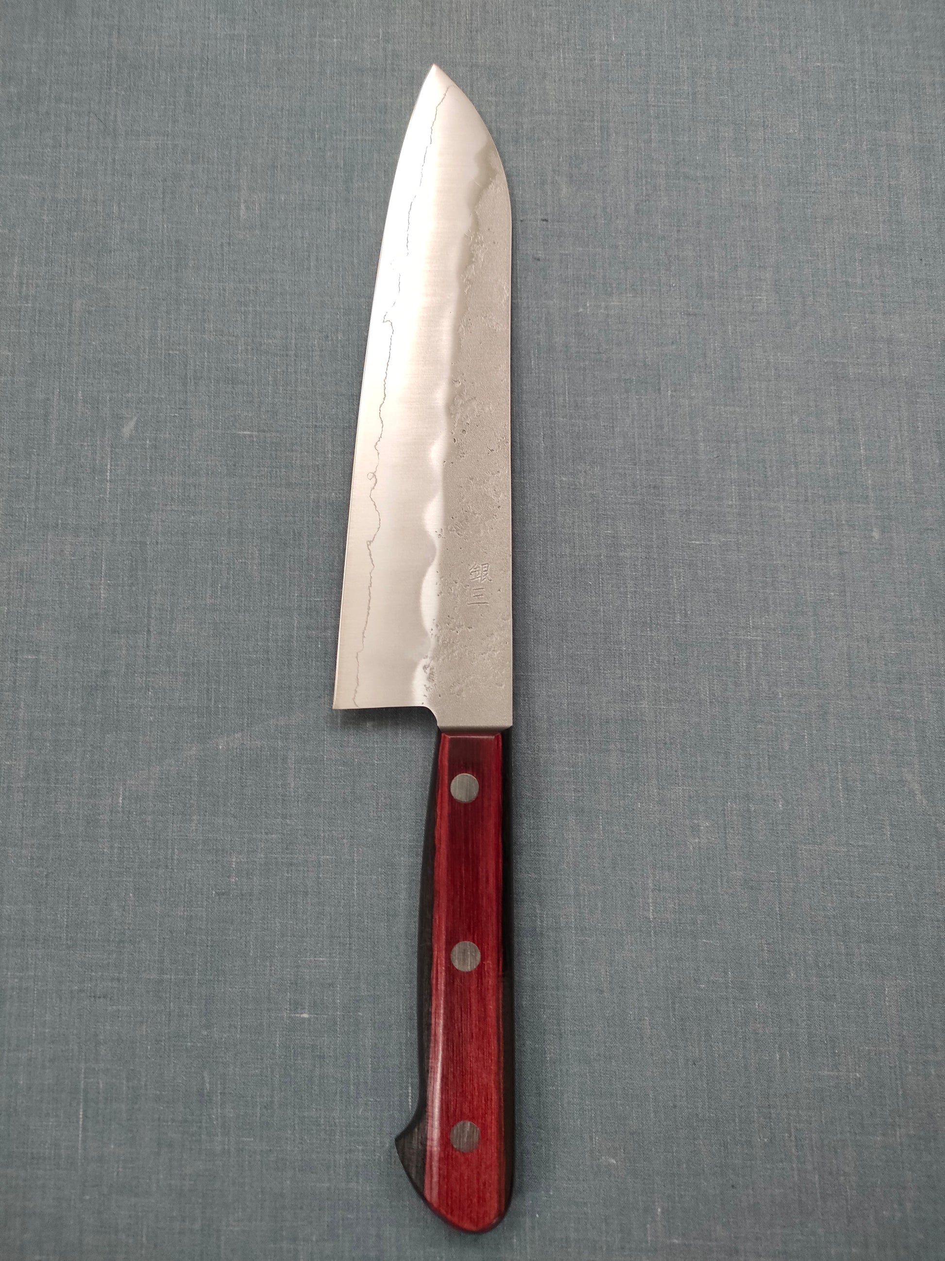 Tsunehisa | Ginsan 3 Nashiji | Santoku 180mm | Red Pakka